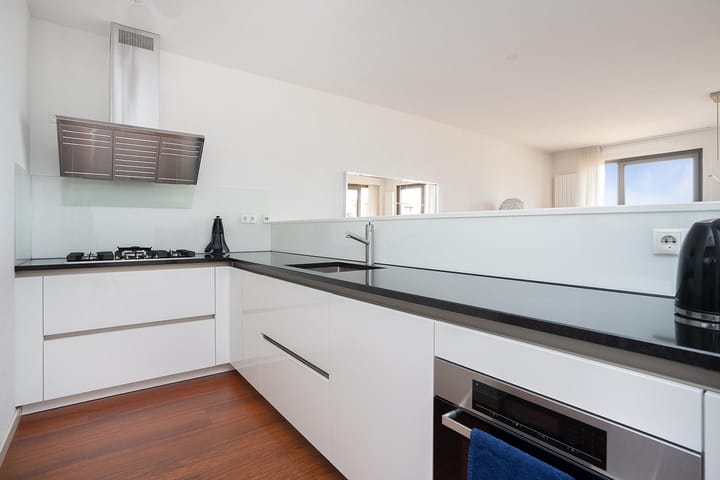 Photo 3 of Teakhout 73