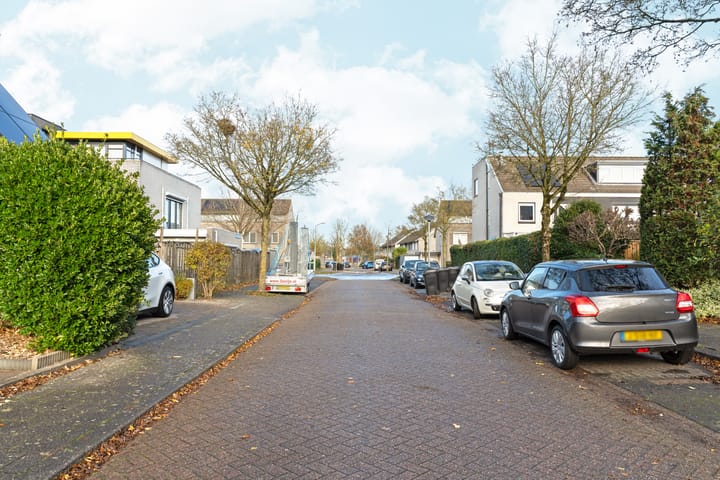 Photo 34 of Leonard Bernsteinstraat 102