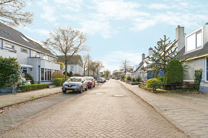 Photo 35 of Leonard Bernsteinstraat 102