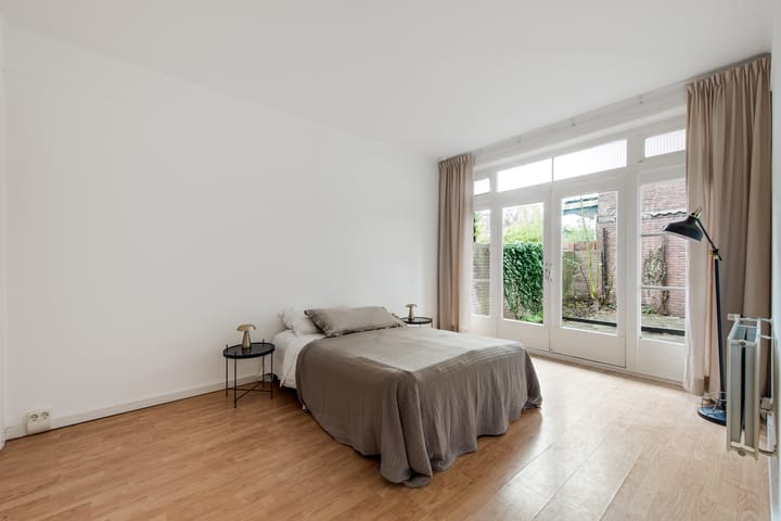 Photo 10 of Teding van Berkhoutstraat 89-A