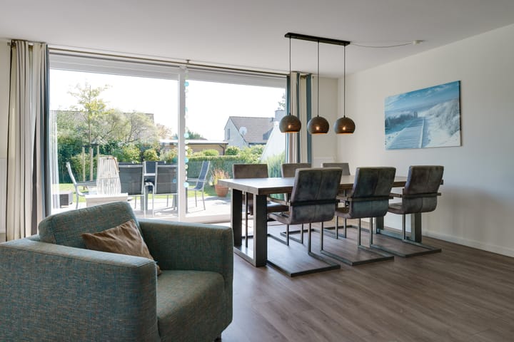 Photo 9 of Zwanebloem 16