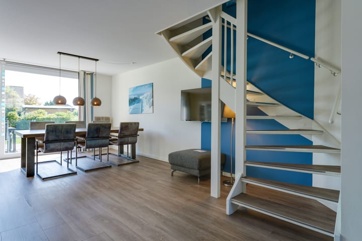 Photo 11 of Zwanebloem 16