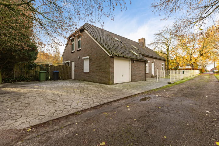 Foto 2 van Uiterburen 64