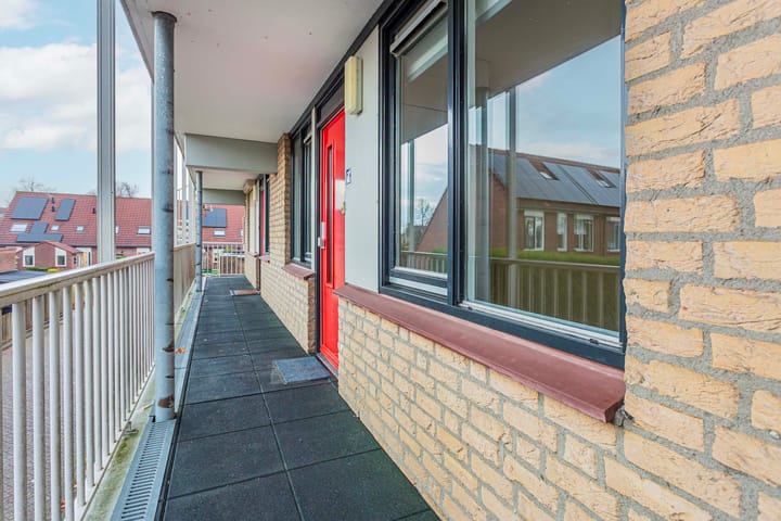 Photo 5 of Suze Groenewegstraat 60