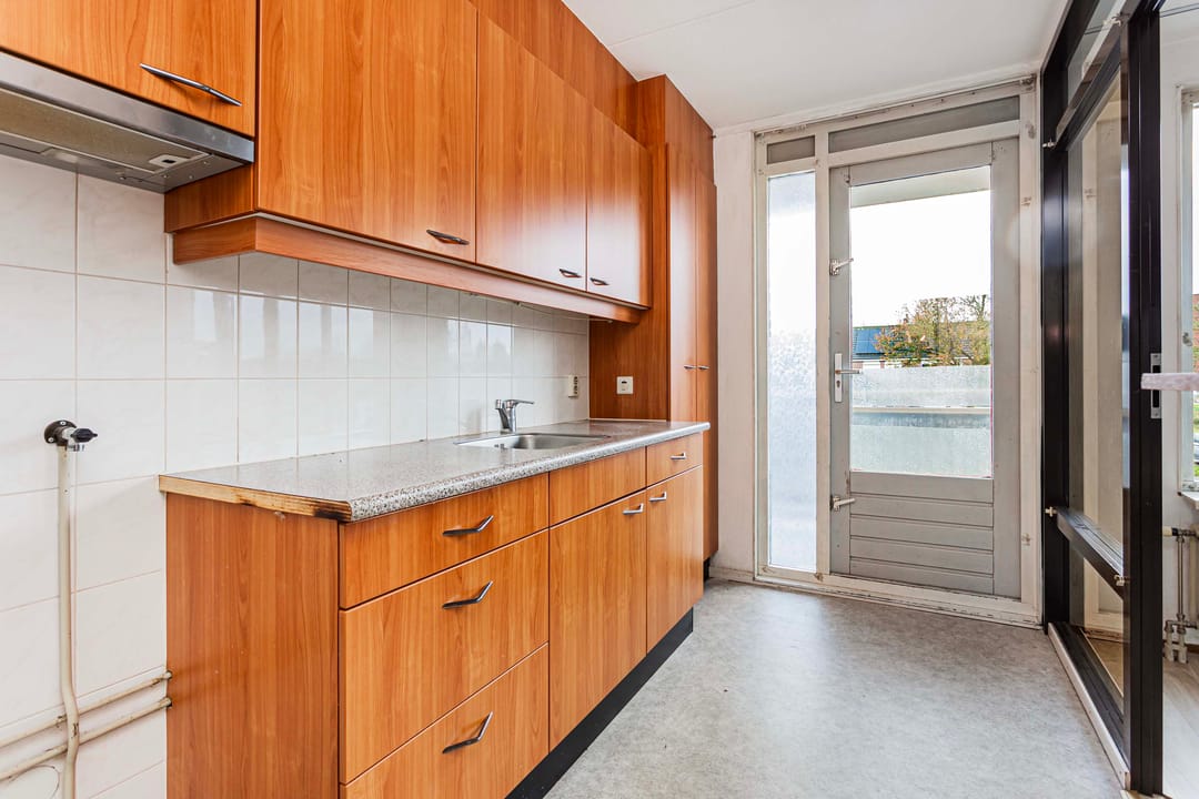 Photo 13 of Suze Groenewegstraat 60