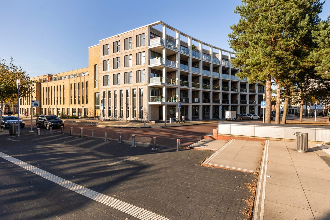 Photo 32 of Stationsplein 43