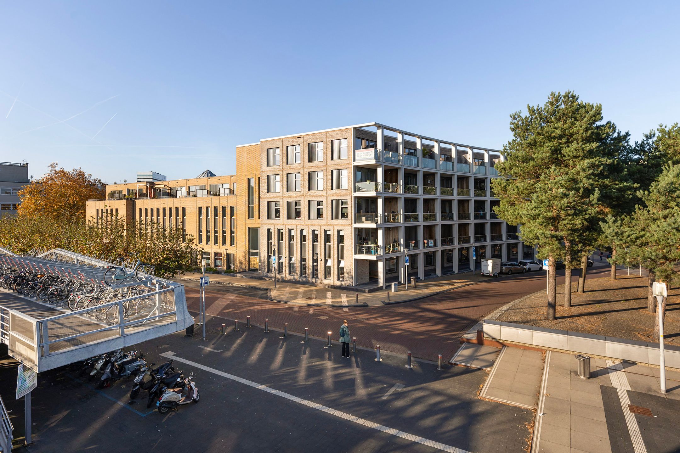 Photo 33 of Stationsplein 43