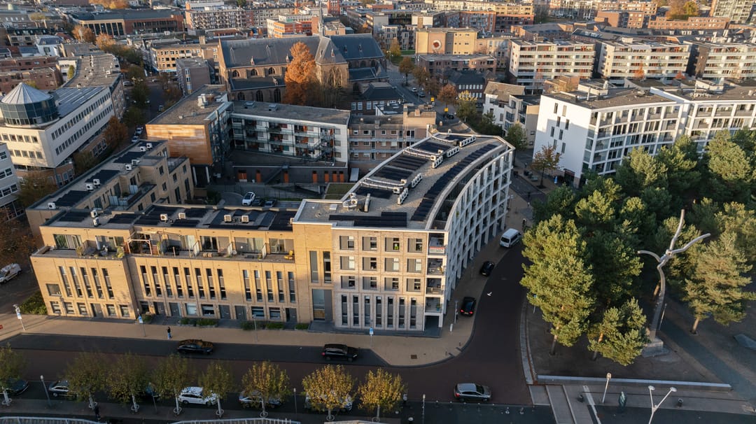 Photo 37 of Stationsplein 43