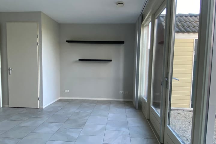 Photo 8 of Meester van Loostraat 8