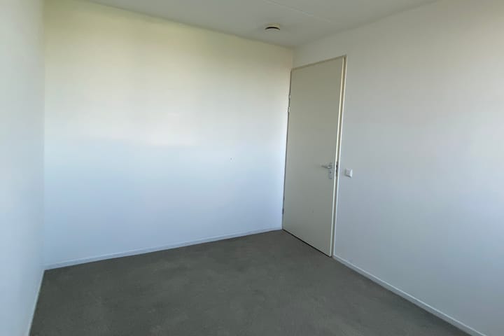 Photo 13 of Meester van Loostraat 8