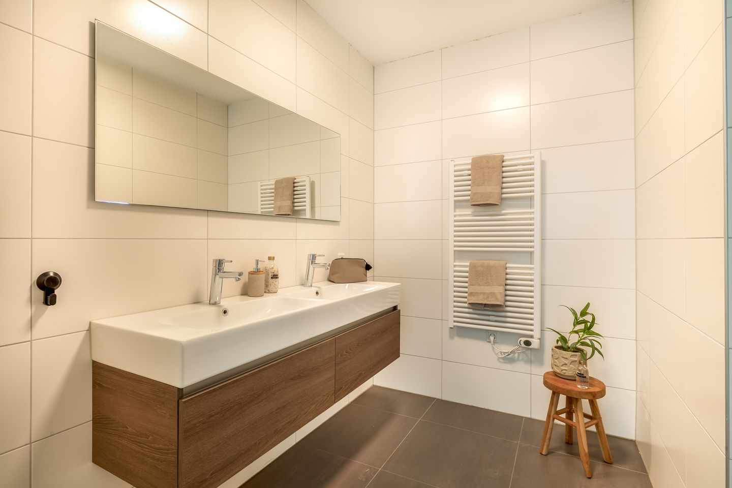 Photo 4 of Torenallee 69-061