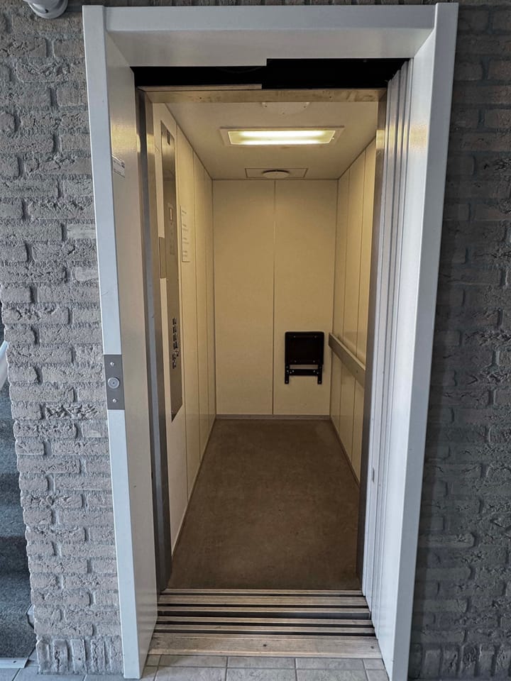 Photo 12 of Stationsplein 9