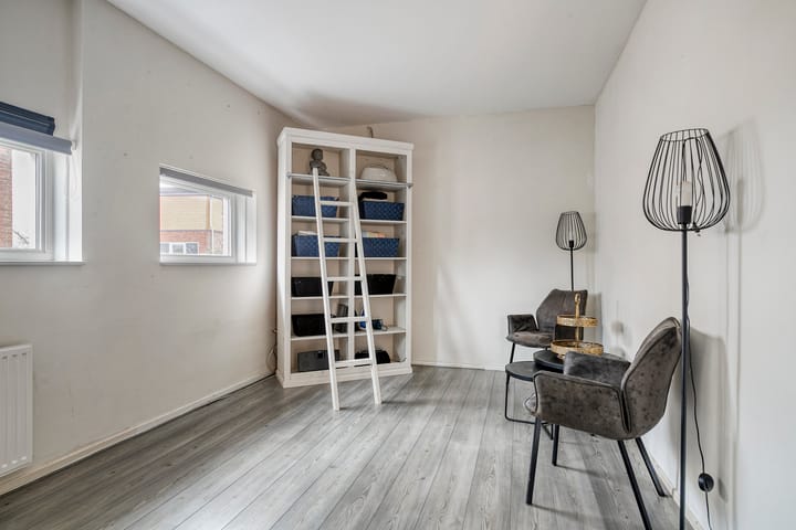 Photo 33 of Jol 33 43