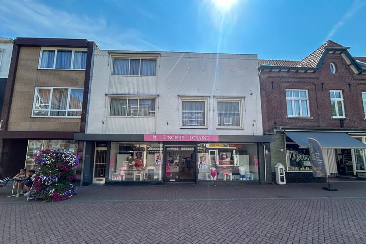 Photo 1 of Bovenste straat 33-A