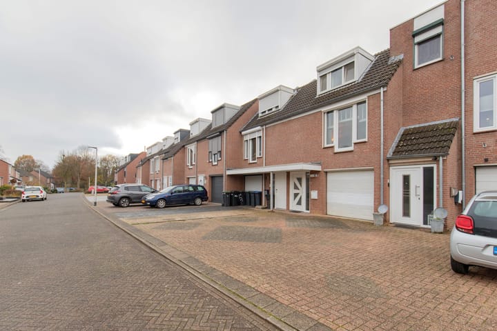 Foto 2 van Delstraat 4