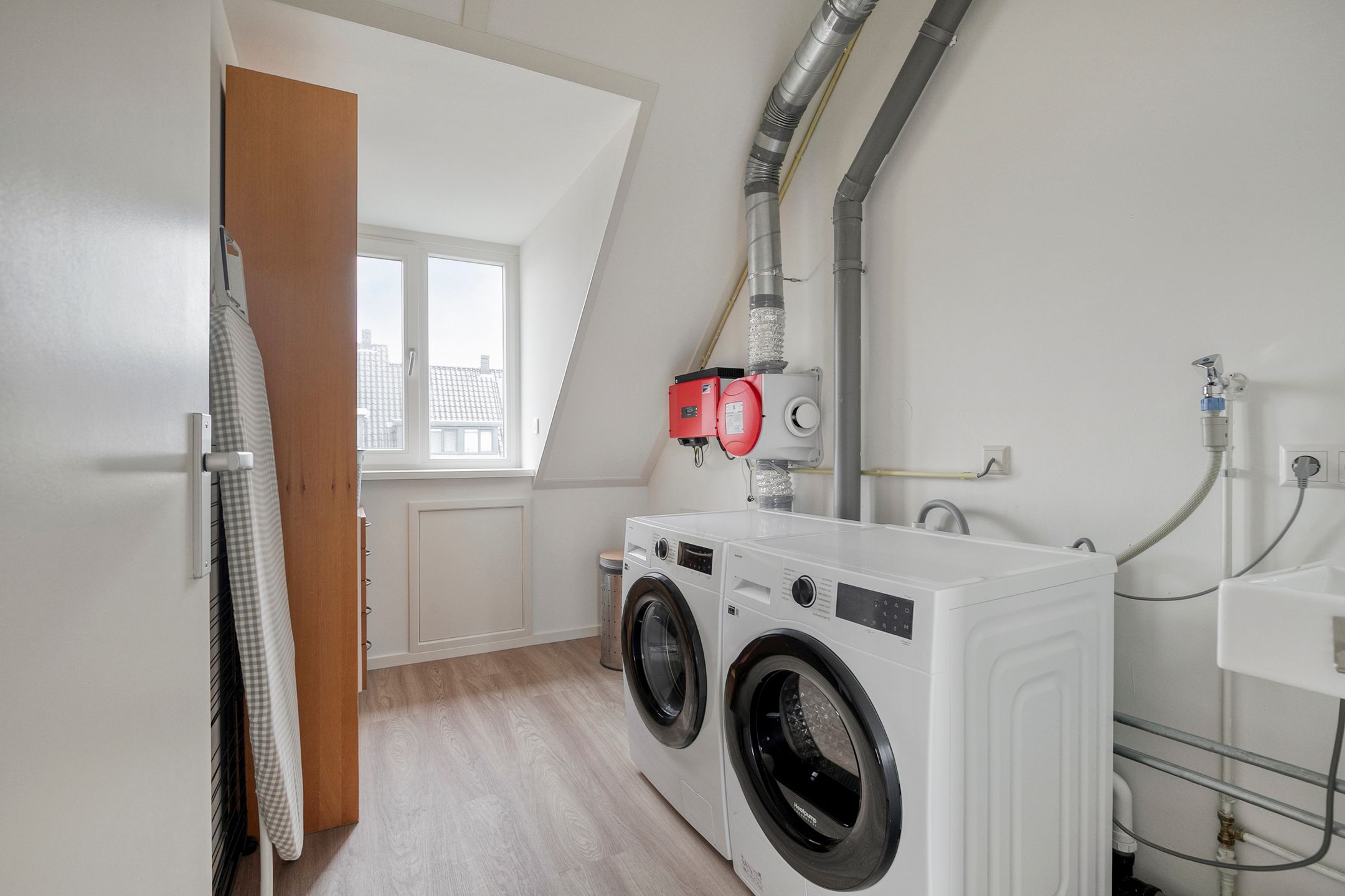 Photo 24 of Weldam 1