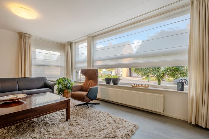 Photo 2 of Ridderspoor 11