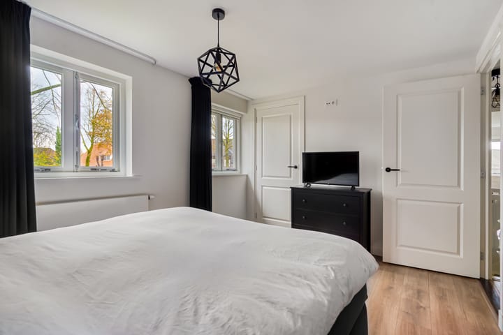 Photo 28 of Pastoor van der Kampstraat 1