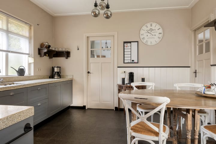 Foto 30 van Houtse Parallelweg 115