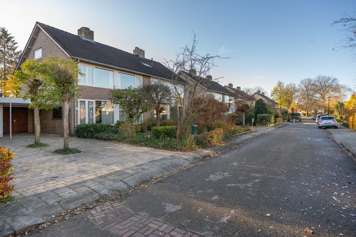 Foto 32 van Rozemarijnlaan 11