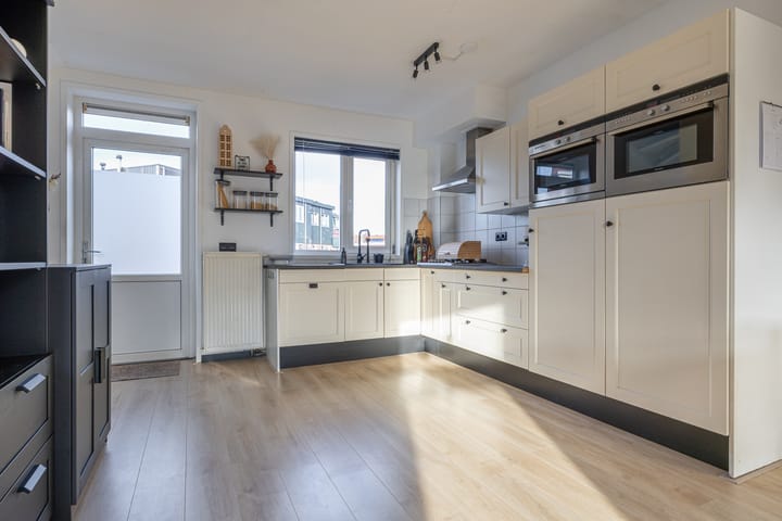 Foto 11 van Willem Barendszstraat 15-A