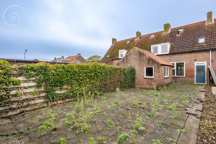 Photo 2 of Emmastraat 19