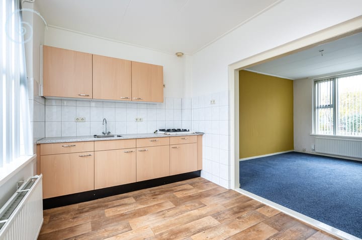 Photo 11 of Emmastraat 19