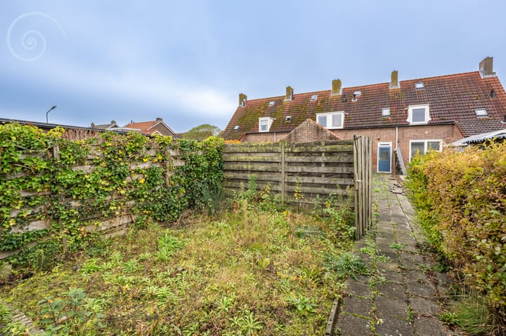 Photo 22 of Emmastraat 19