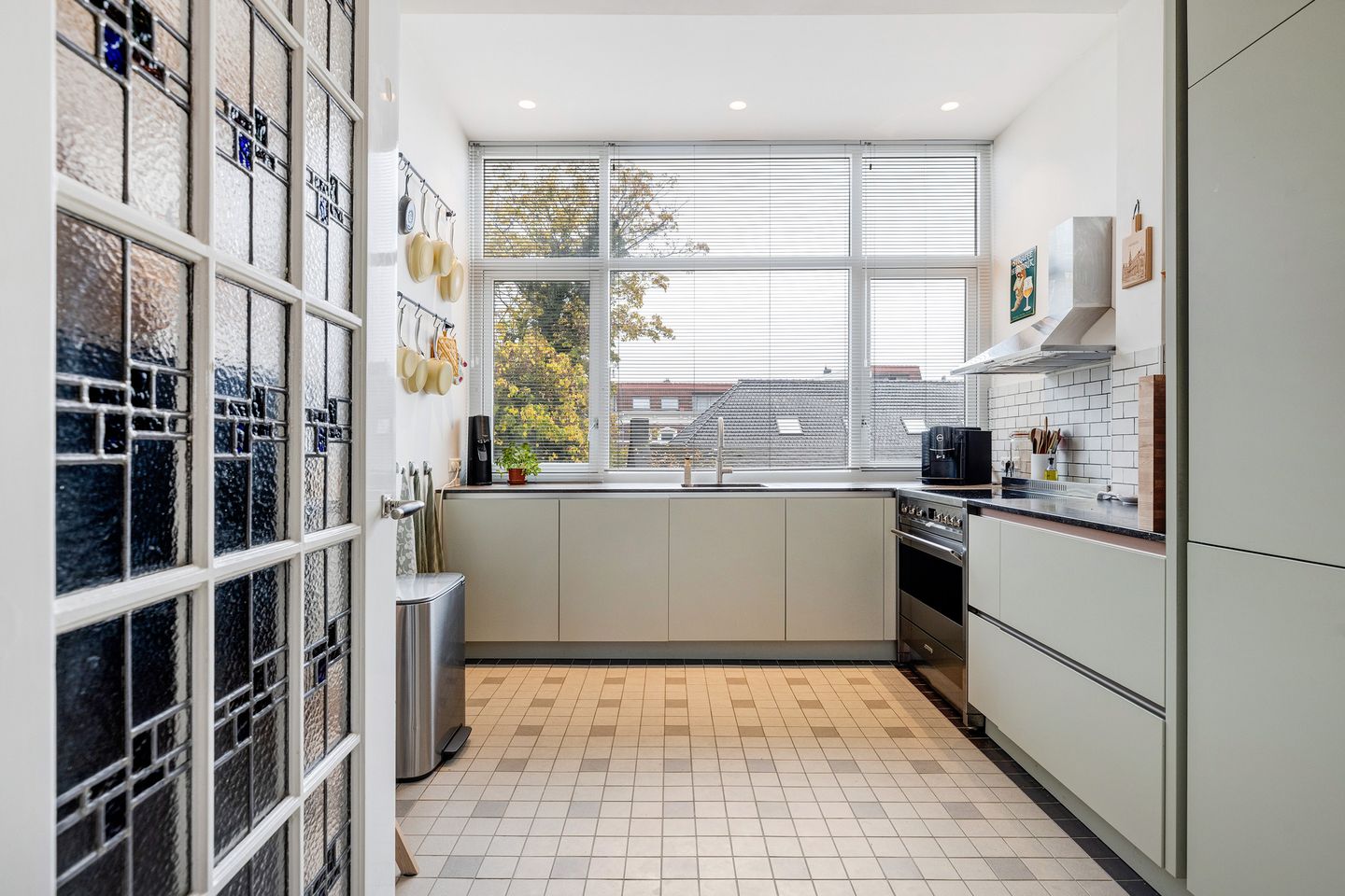 Photo 14 of Spoorsingel 38-A02