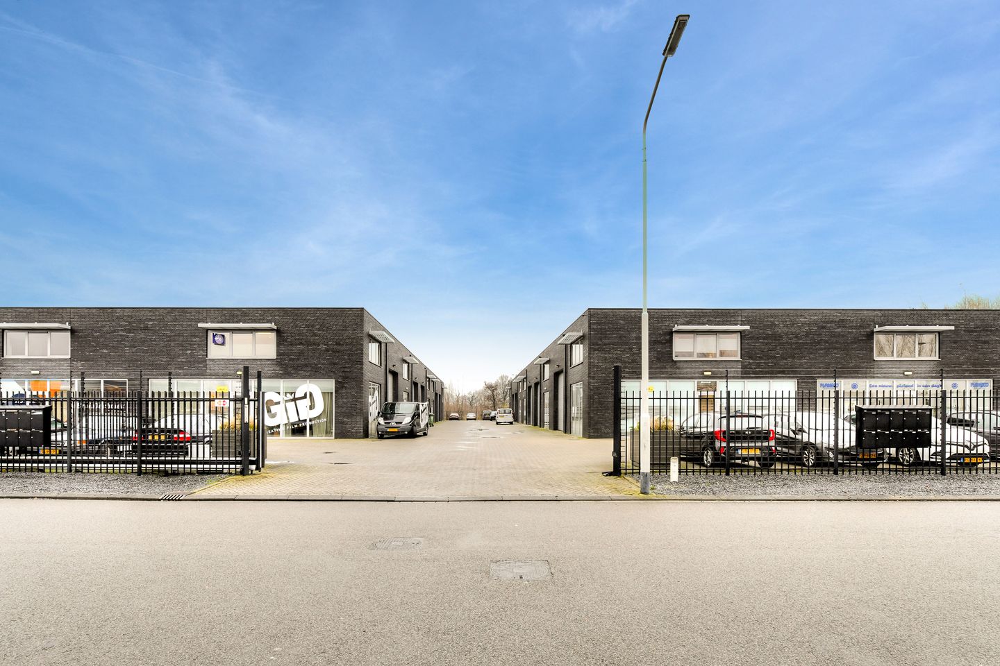 View photo 1 of Weidehek 123-A