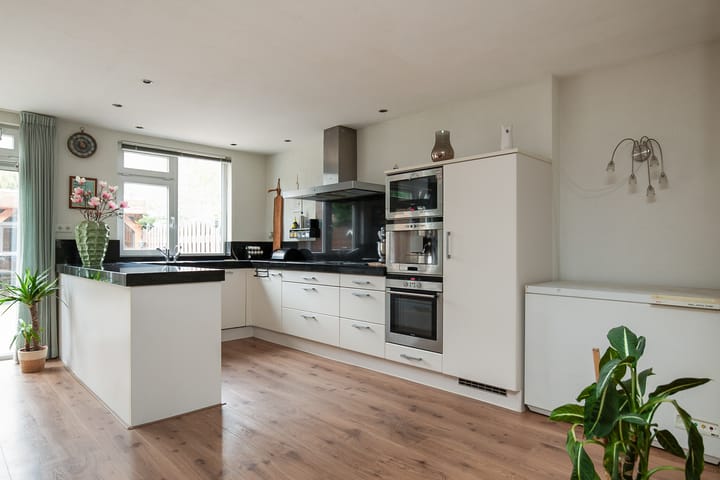 Photo 2 of Bloemaertlaan 180