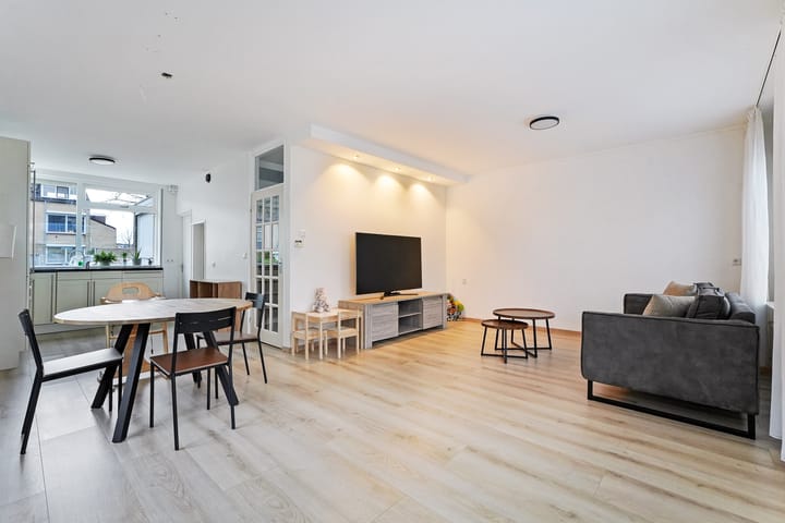 Photo 11 of Johannes Postkwartier 2