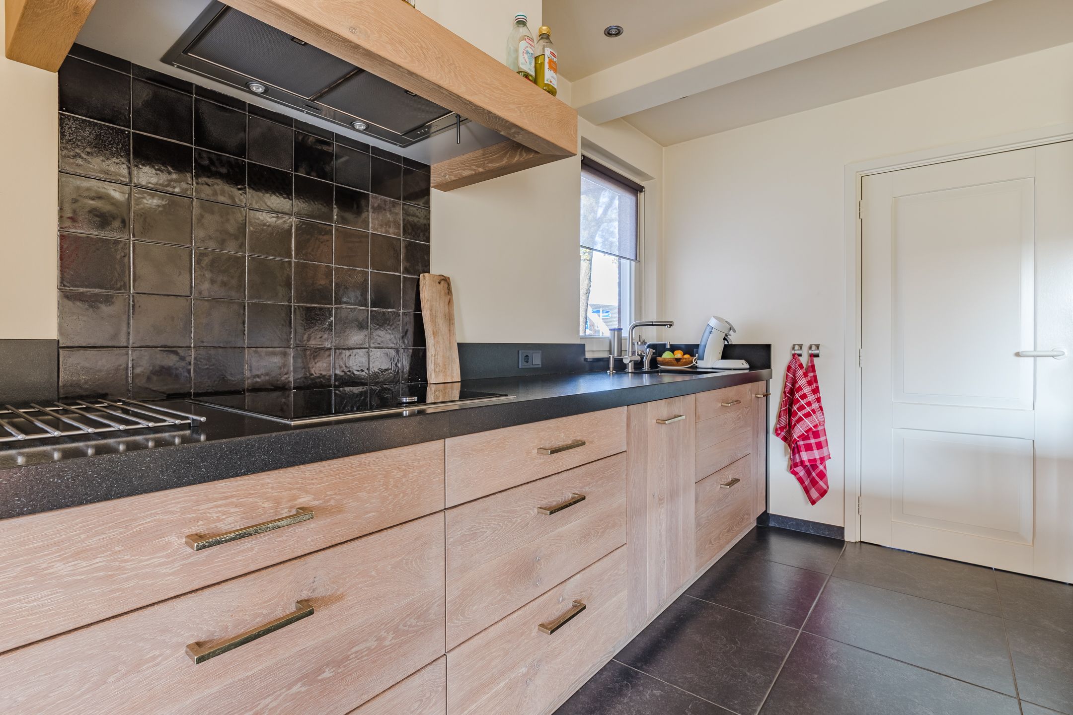 Photo 12 of Weebosch 94