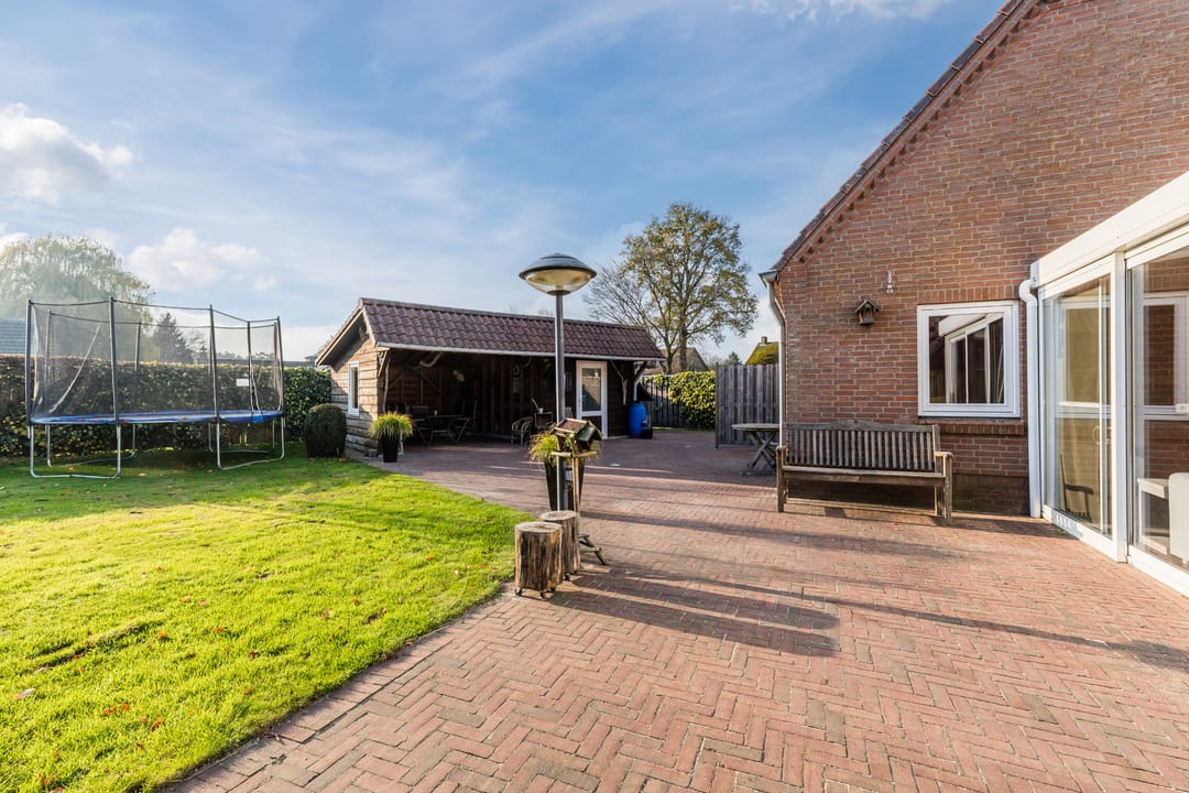 Photo 37 of Weebosch 94