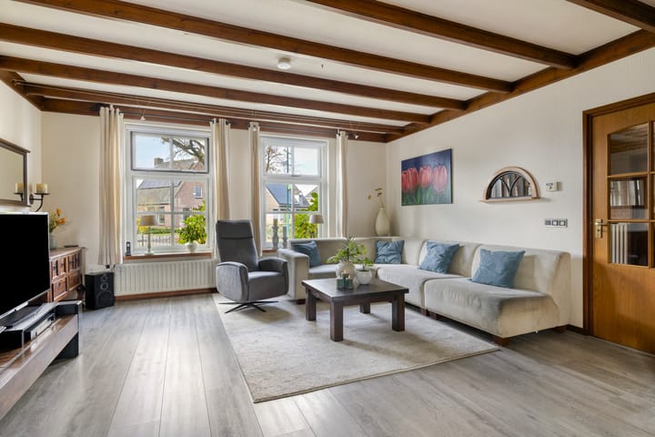 Photo 4 of Beekstraat 37