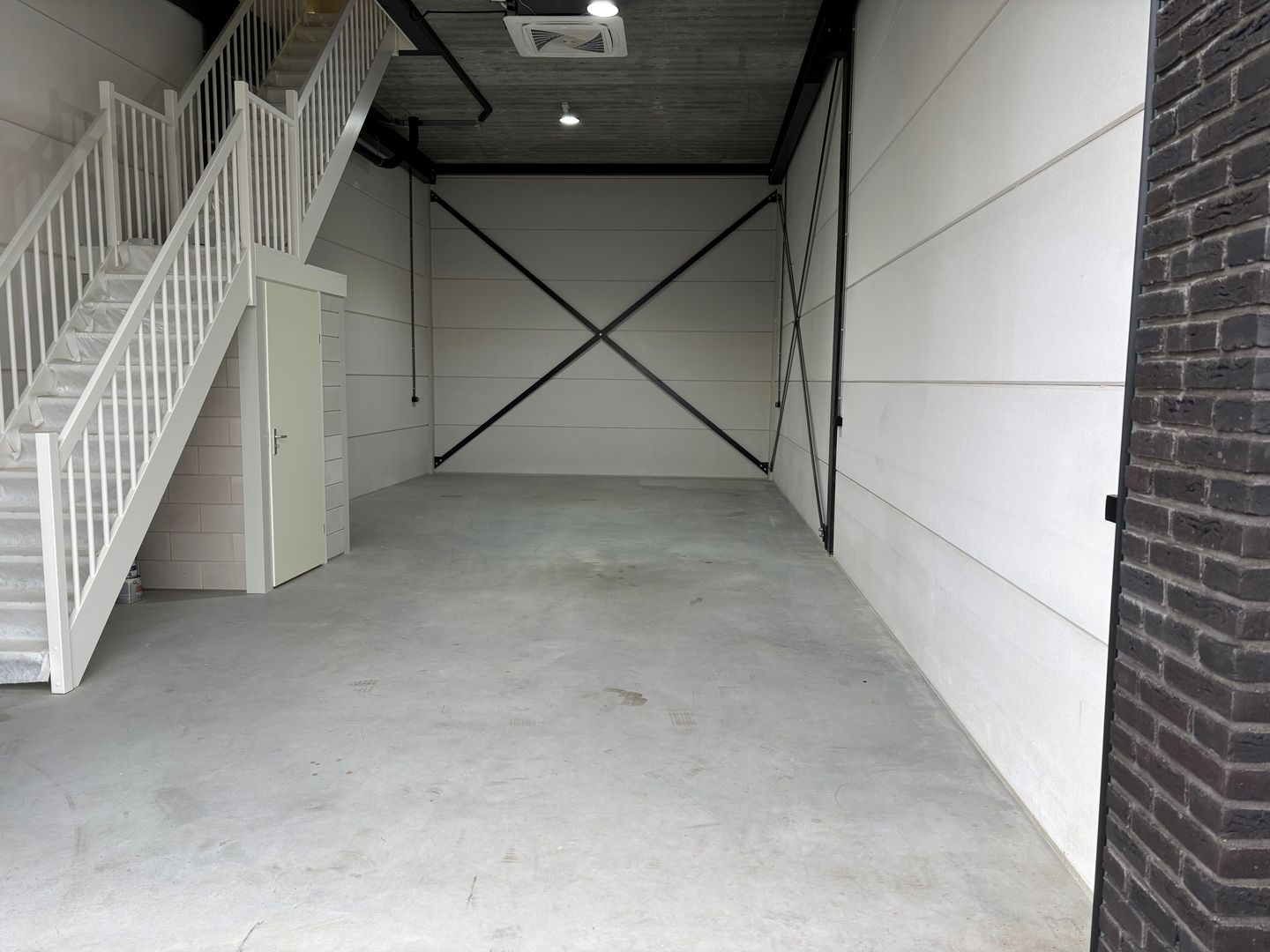 View photo 2 of Celsiusstraat 33