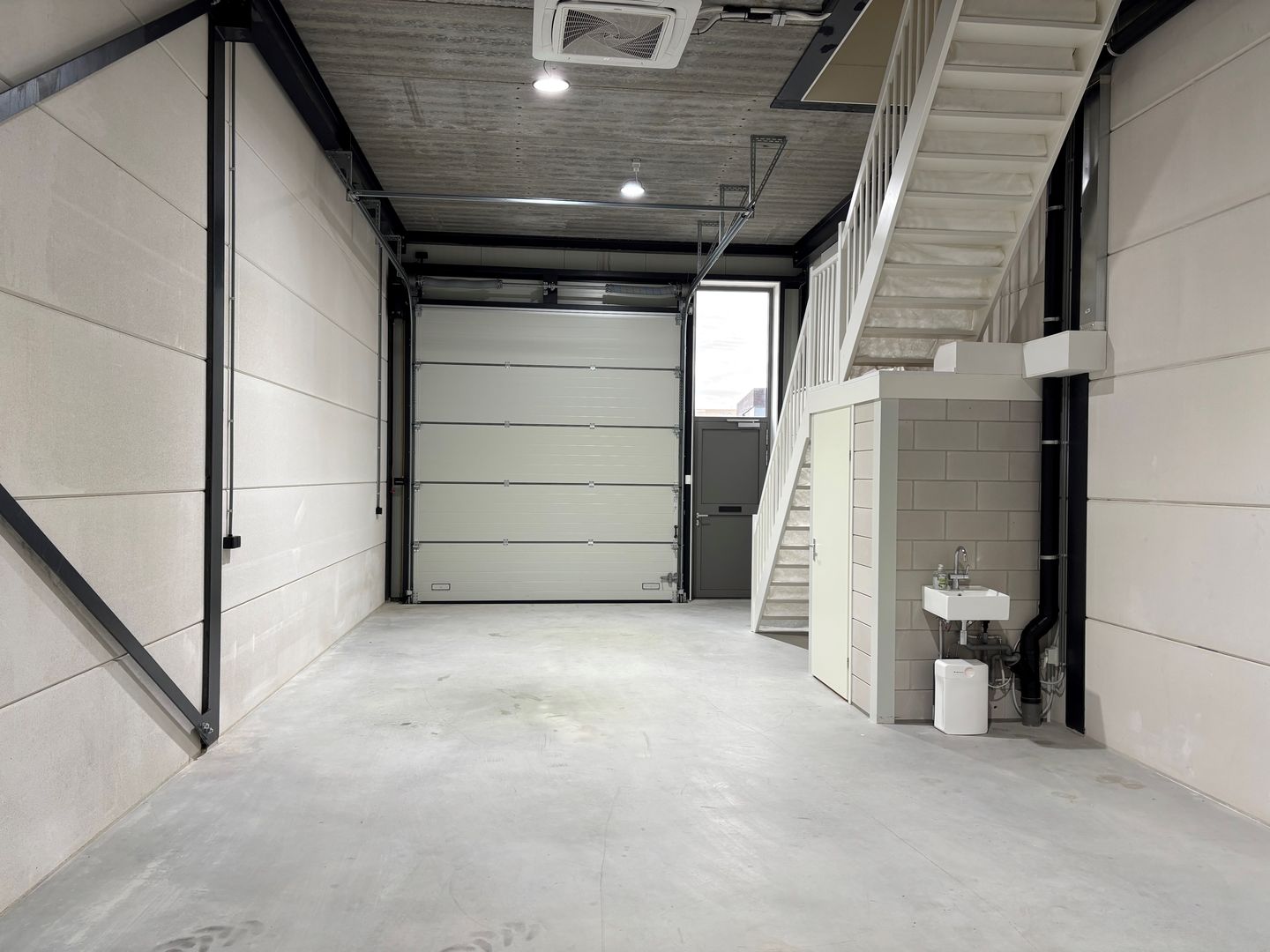 View photo 3 of Celsiusstraat 33