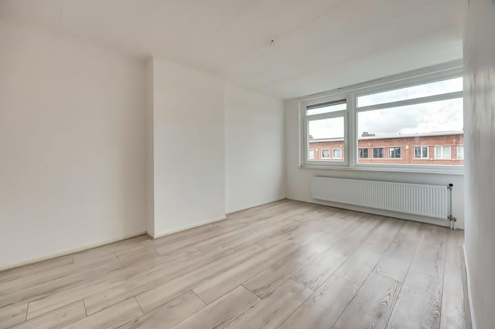 Photo 18 of Boerhaavelaan 9-B