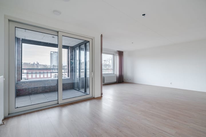 Foto 9 van Vredenburgplein 6