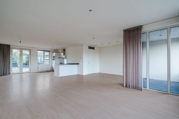 Foto 11 van Vredenburgplein 6