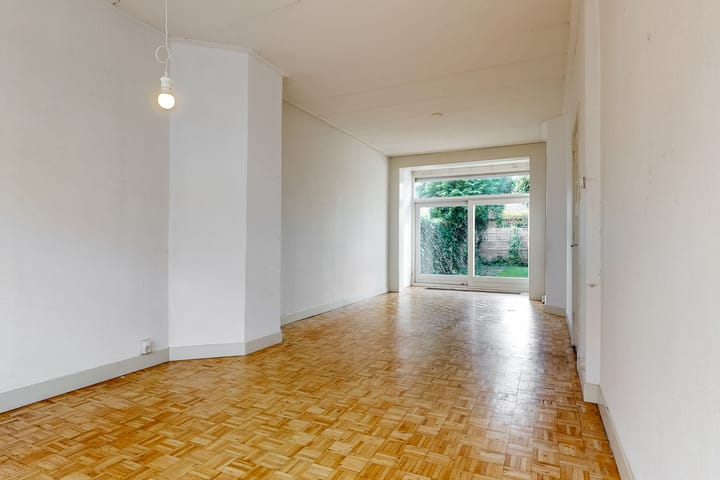 Photo 8 of Van 't Hoffstraat 37