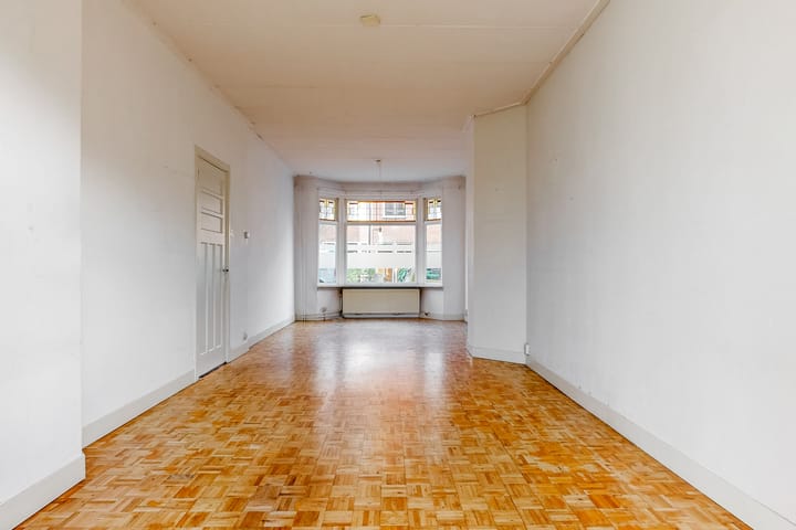 Photo 12 of Van 't Hoffstraat 37