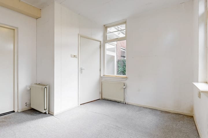 Photo 16 of Van 't Hoffstraat 37