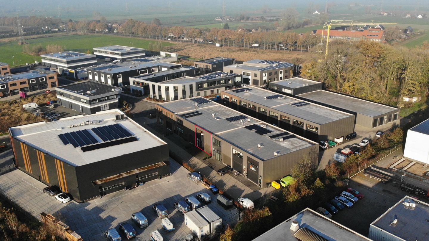 Bekijk foto 2 van Betsy van Goorstraat 14