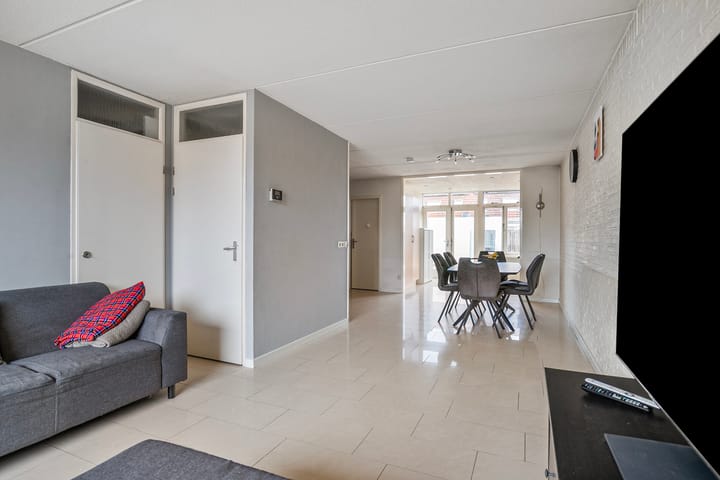 Foto 9 van Grondzeilerplantsoen 61