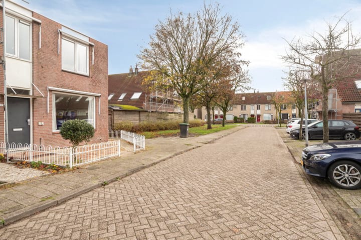 Foto 29 van Grondzeilerplantsoen 61