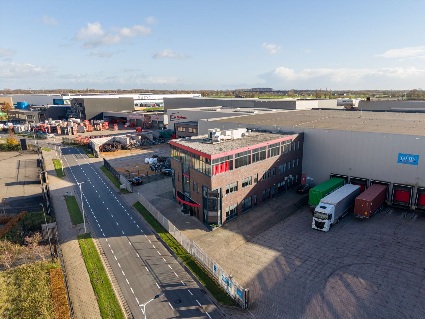 Bekijk foto 1 van Heksekamp 7