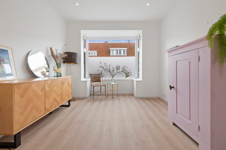 Photo 3 of Teding van Berkhoutstraat 85