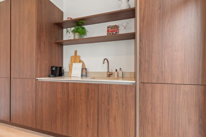 Photo 13 of Teding van Berkhoutstraat 85