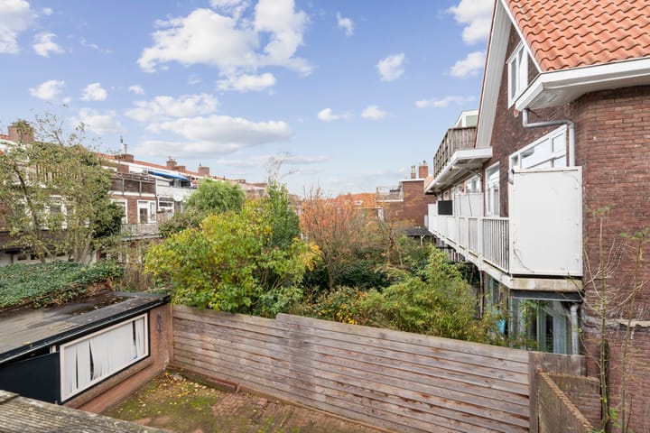 Photo 16 of Teding van Berkhoutstraat 85